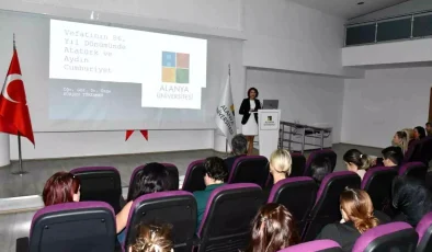 Alanya Üniversitesi’nde 10 Kasım Atatürk’ü anma töreni